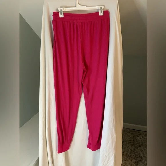Fashion Pink Comfy Tracksuit Set Size Large - Picture 13 of 13
